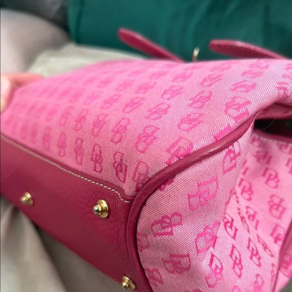 Dooney and Bourke Small Bucket Satchel in pink. Y2K, Barbie style - Picture 12 of 16